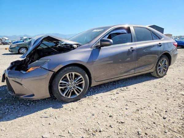 2016 TOYOTA CAMRY — Front 3/4
