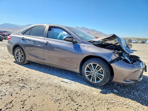 2016 TOYOTA CAMRY — Passenger 3/4