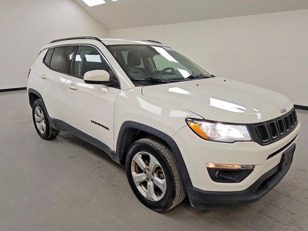 2018 JEEP COMPASS — Passenger 3/4
