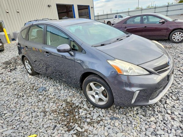 2013 TOYOTA PRIUS — Passenger 3/4