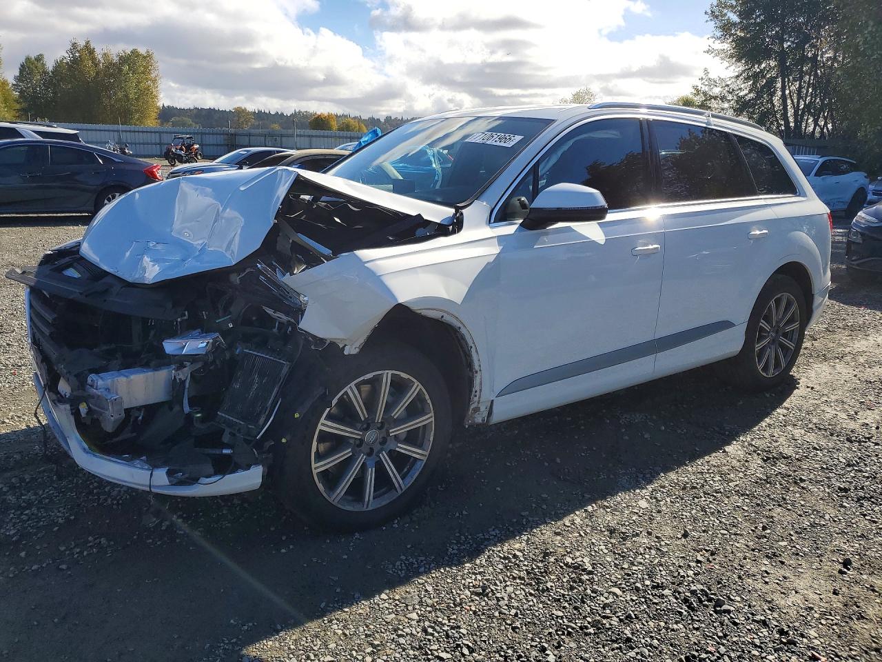 2017 AUDI Q7 quattro Premium Plus — Front 3/4