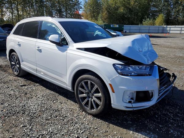 2017 AUDI Q7 quattro Premium Plus — Passenger 3/4