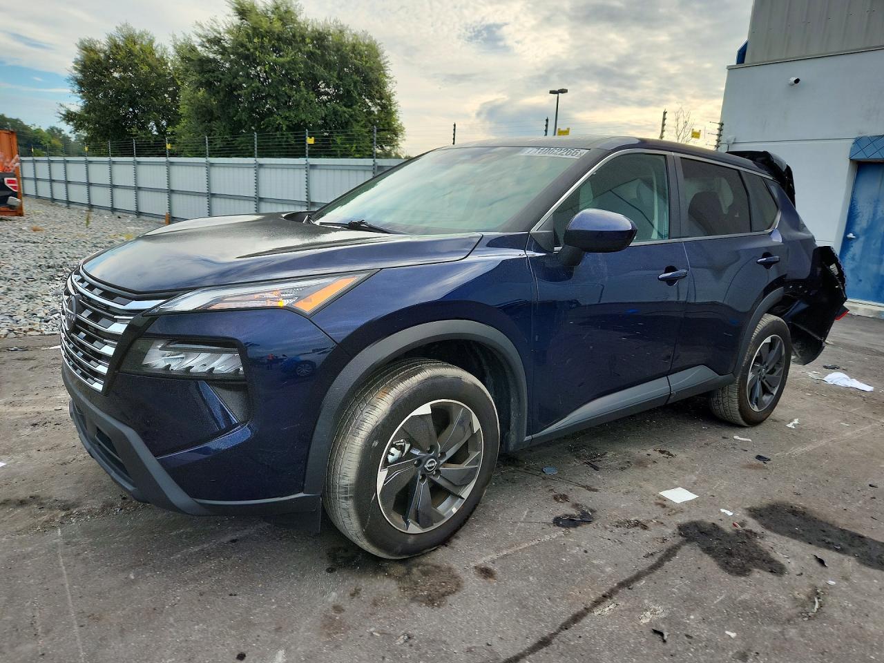 2025 NISSAN ROGUE SV — Front 3/4