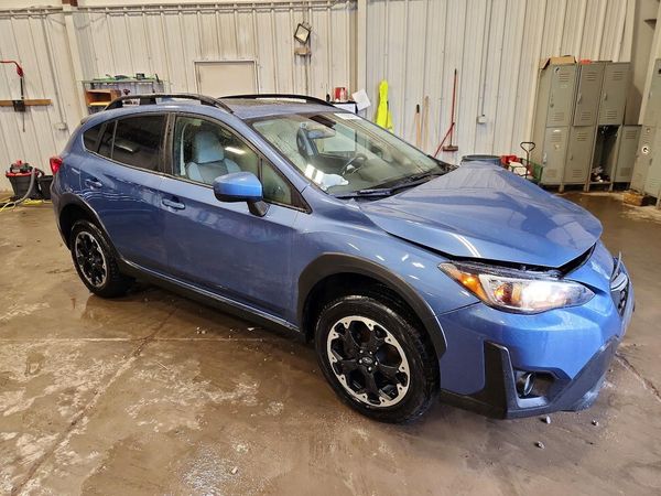 2023 SUBARU CROSSTREK Premium — Passenger 3/4