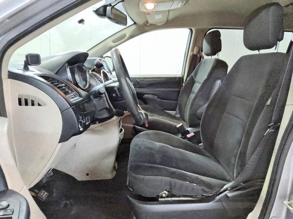 2019 DODGE GRAND CARAVAN SE — DENT