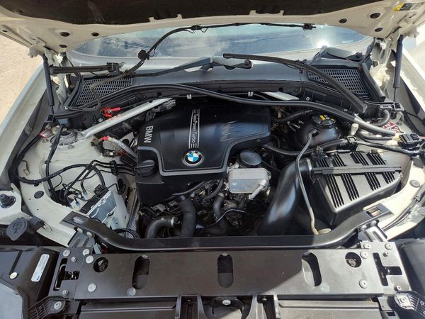 2017 BMW X3 sDrive28i — Engine bay