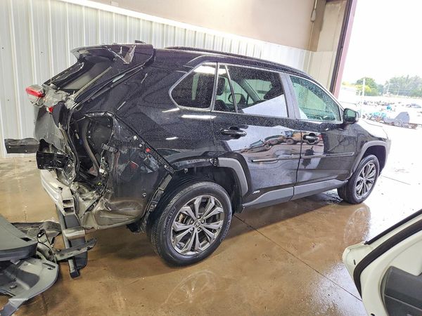 2022 TOYOTA RAV4 XLE Premium — PSRA