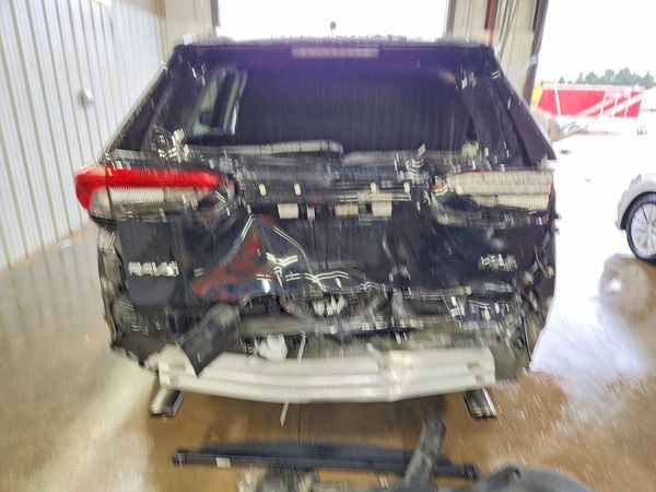 2022 TOYOTA RAV4 XLE Premium — DIRR