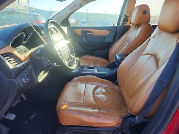 2014 CHEVROLET TRAVERSE 2LT — DENT