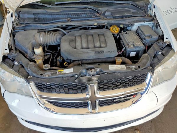 2019 DODGE GRAND CARAVAN SXT — Engine bay