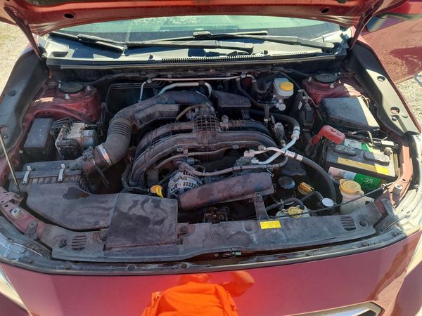 2019 SUBARU CROSSTREK — Engine bay