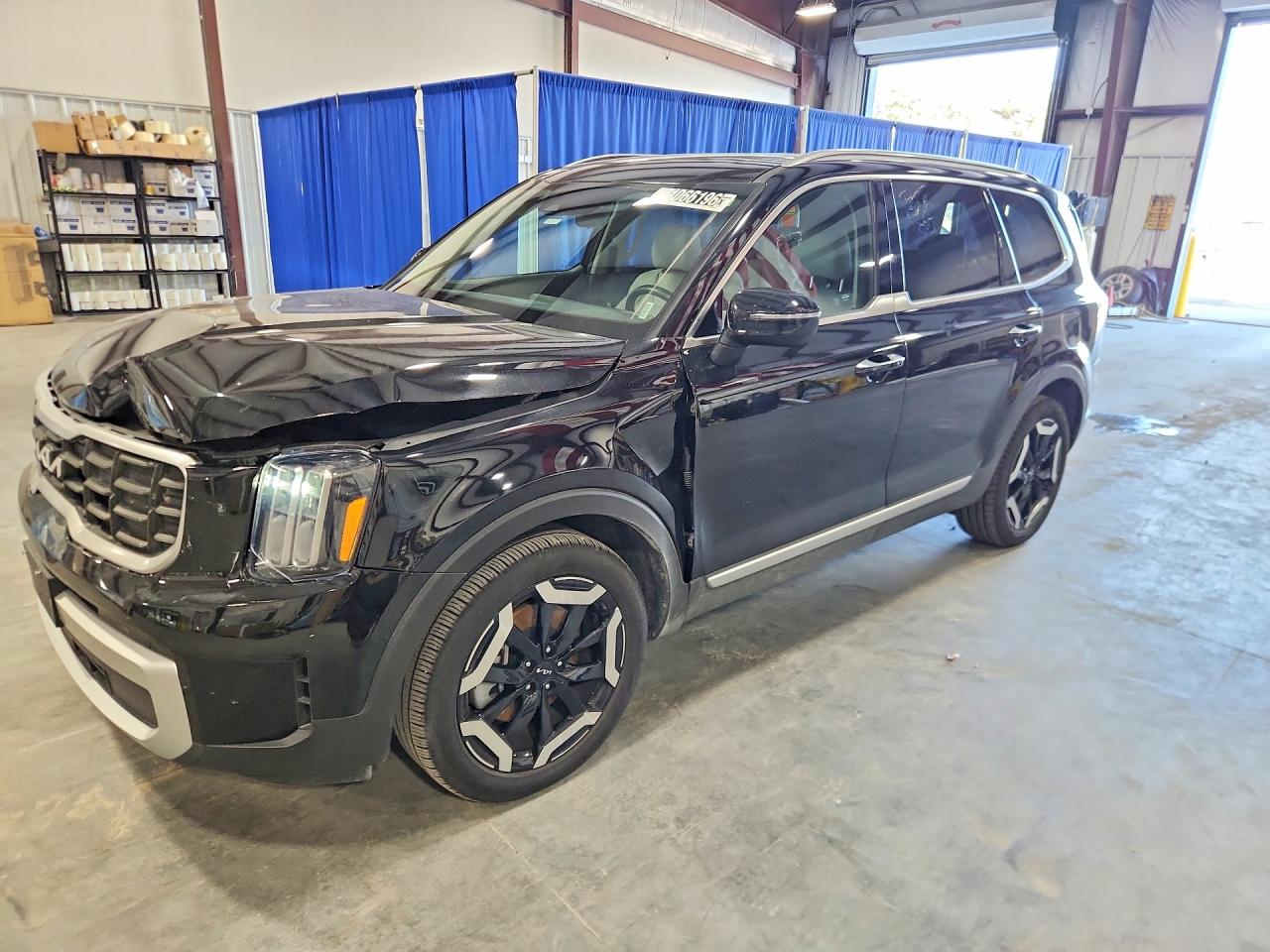 2025 KIA TELLURIDE S — Front 3/4