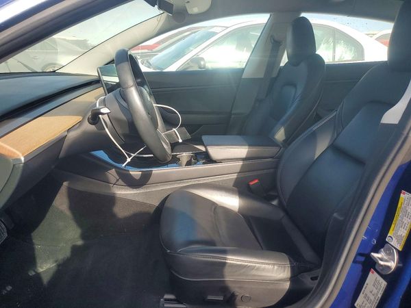 2018 TESLA MODEL 3 — DENT