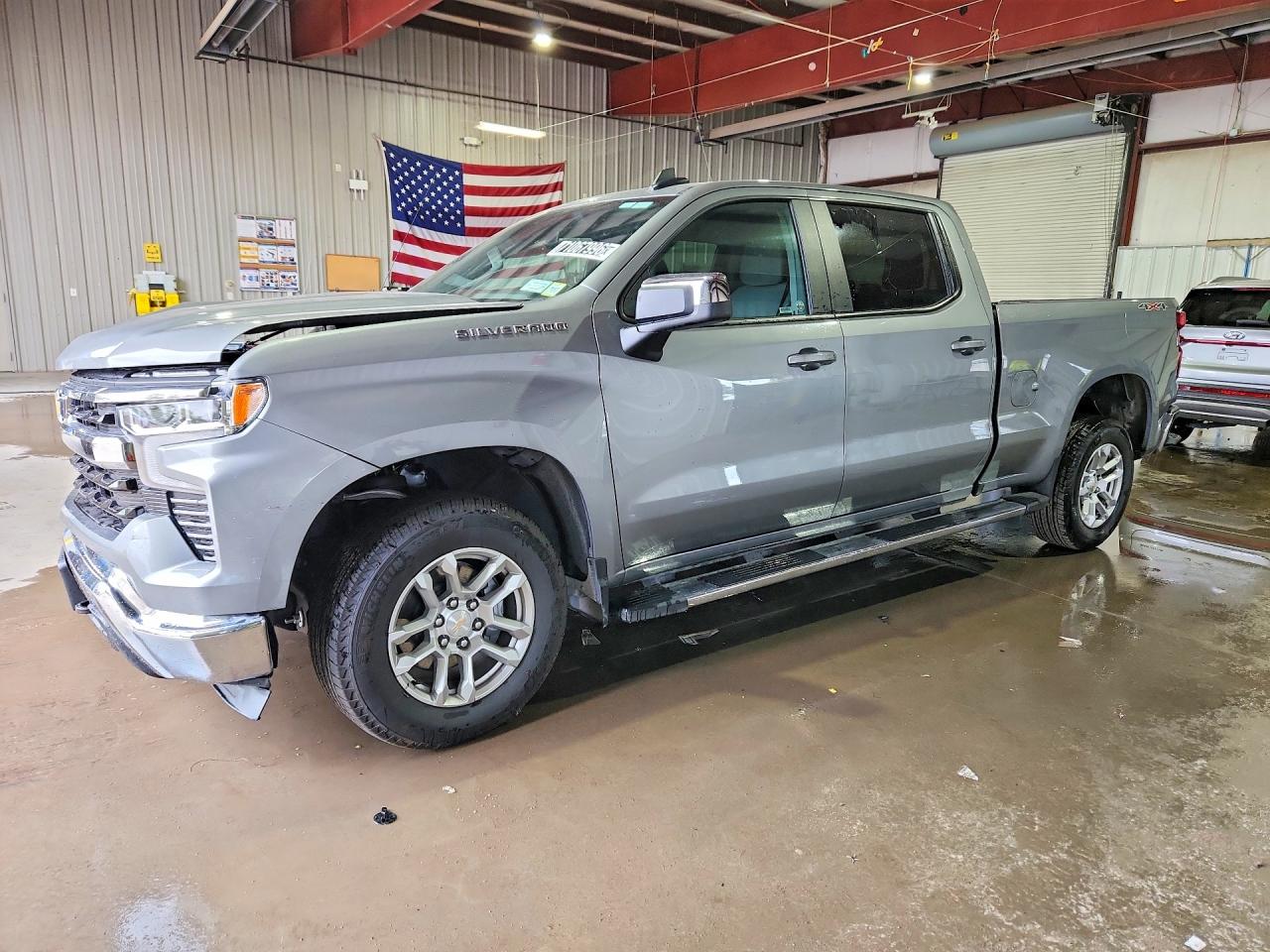 2026 CHEVROLET SILVERADO LT — Front 3/4
