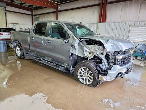 2026 CHEVROLET SILVERADO LT — Passenger 3/4