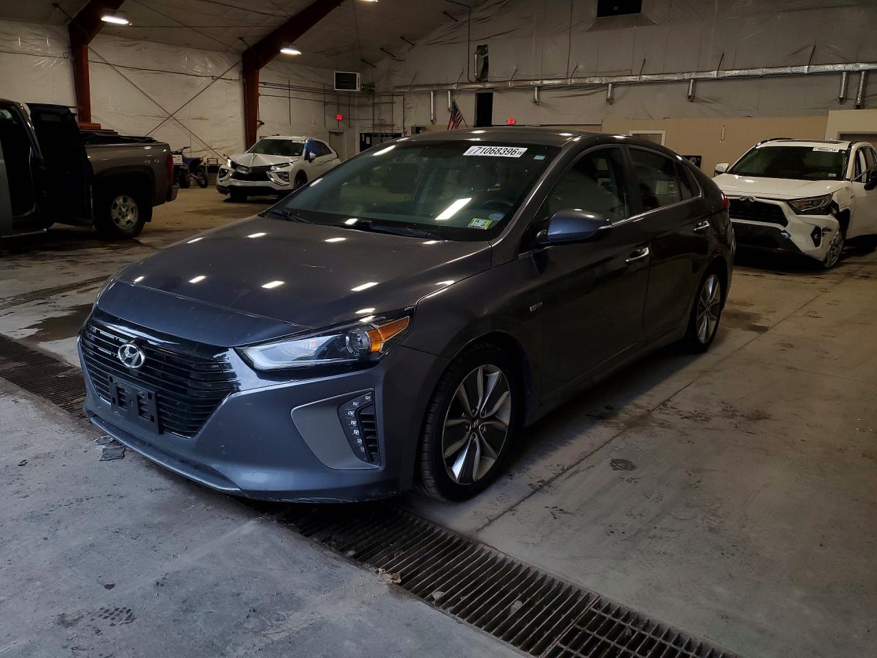 2017 HYUNDAI IONIQ SEL — Front 3/4