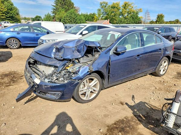 2015 VOLVO S60 — DSFA — Front 3/4