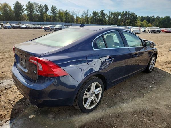 2015 VOLVO S60 Premier (non R design) — PSRA