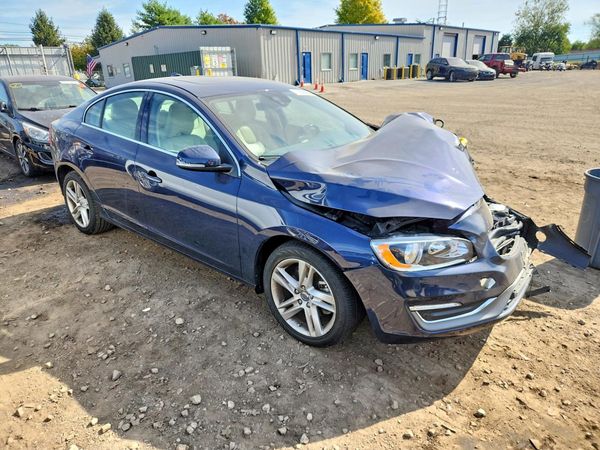 2015 VOLVO S60 Premier (non R design) — Passenger 3/4