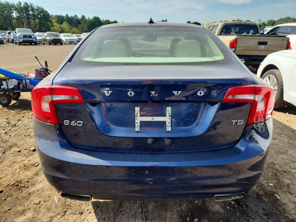 2015 VOLVO S60 Premier (non R design) — DIRR