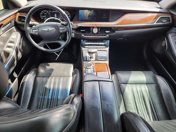 2018 GENESIS G90