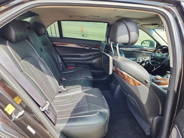 2018 GENESIS G90