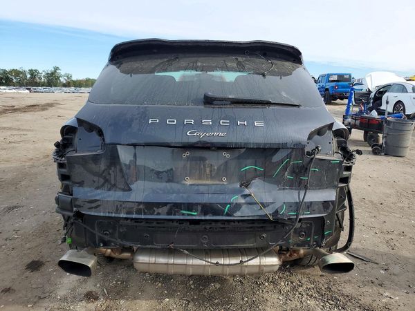 2016 PORSCHE CAYENNE — DIRR