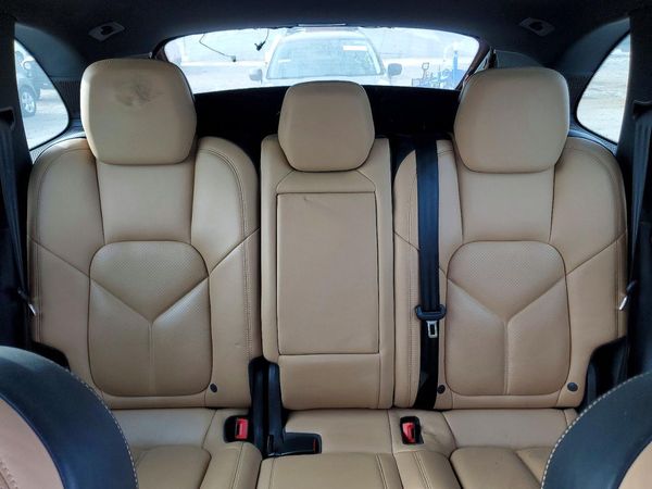 2016 PORSCHE CAYENNE — SUVN