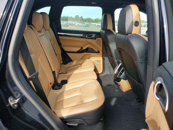 2016 PORSCHE CAYENNE — PSRS
