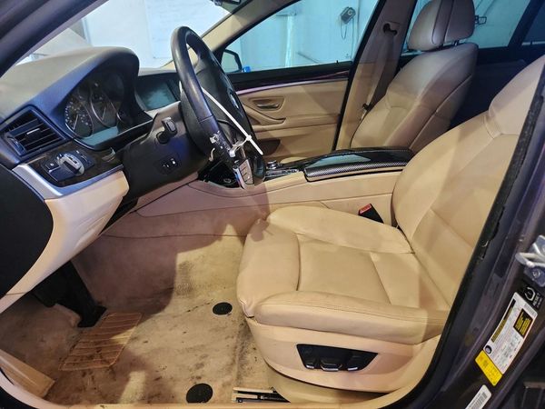 2013 BMW 5 SERIES — DENT