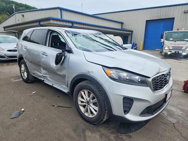 2019 KIA SORENTO L, LX, S — Passenger 3/4