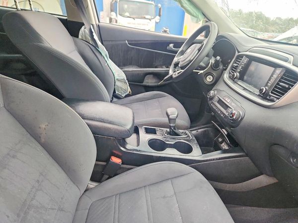 2019 KIA SORENTO L, LX, S — DENT