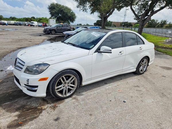 2013 MERCEDES-BENZ C — DSFA — Front 3/4