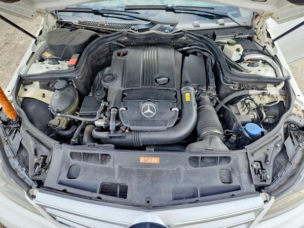 2013 MERCEDES-BENZ C C250 — Engine bay