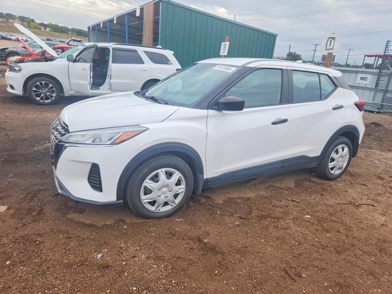 2023 NISSAN KICKS S — Front 3/4