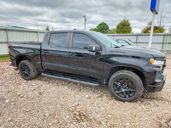 2023 CHEVROLET SILVERADO RST — Passenger 3/4
