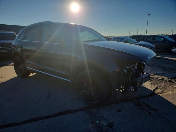2014 AUDI Q5 — Passenger 3/4