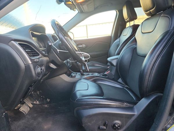 2019 JEEP CHEROKEE Latitude Plus — DENT