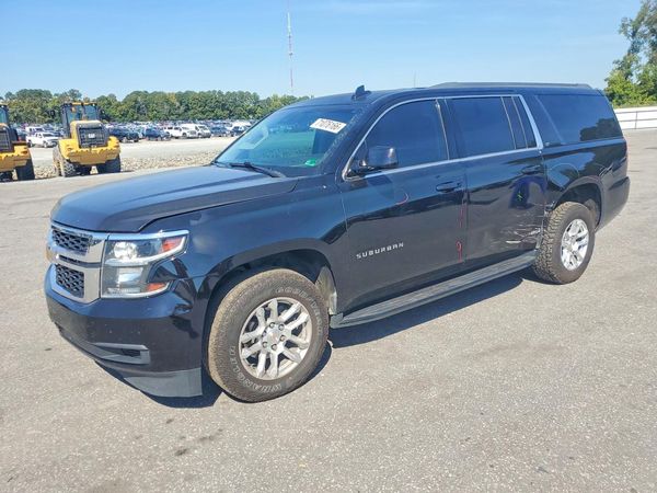 2018 CHEVROLET SUBURBAN LT — Front 3/4