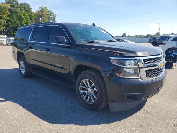 2018 CHEVROLET SUBURBAN LT — Passenger 3/4