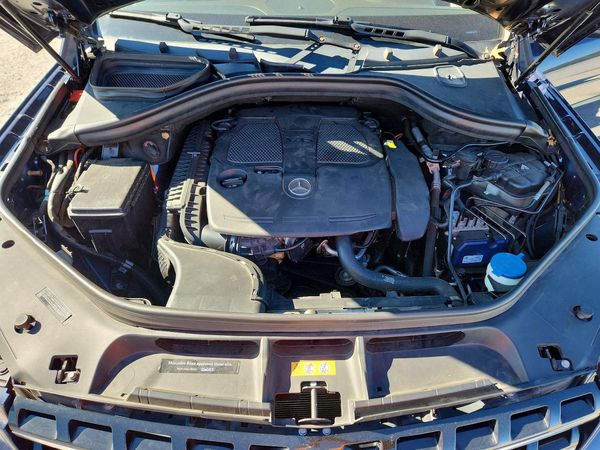 2015 MERCEDES-BENZ ML ML350 — Engine bay
