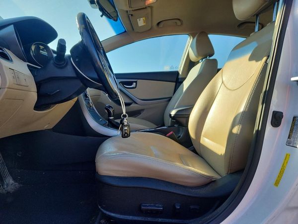 2014 HYUNDAI ELANTRA GLS(Middle) — DENT