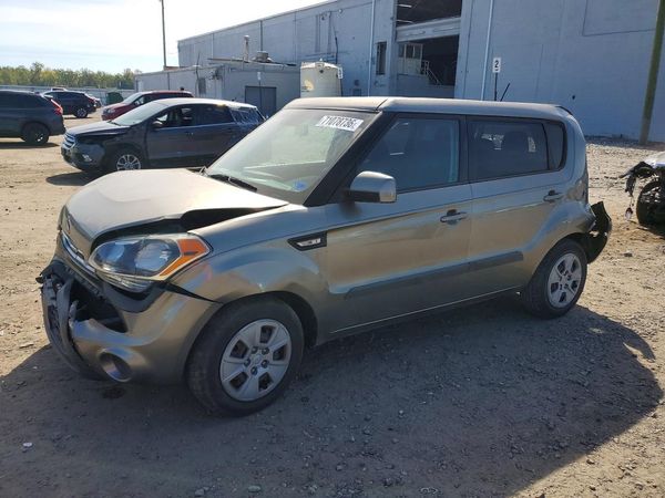 2013 KIA SOUL All Trims — Front 3/4