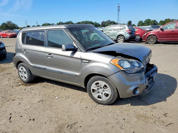 2013 KIA SOUL All Trims — Passenger 3/4