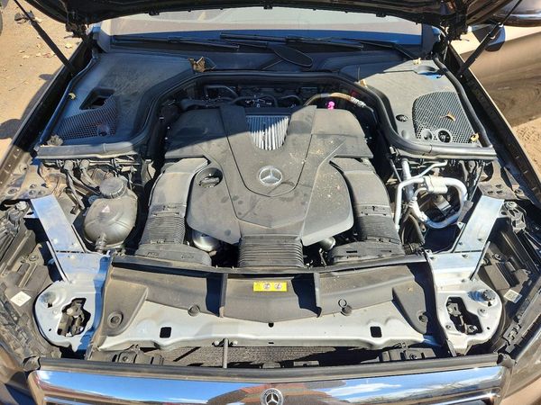2018 MERCEDES-BENZ E-CLASS E400-4M — Engine bay