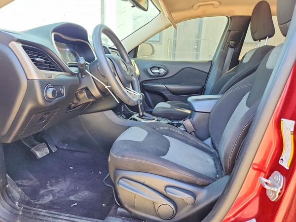 2016 JEEP CHEROKEE Sport — DENT