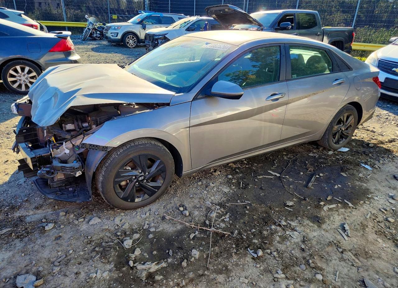 2022 HYUNDAI ELANTRA SEL w/ Convenience Pkg — Front 3/4