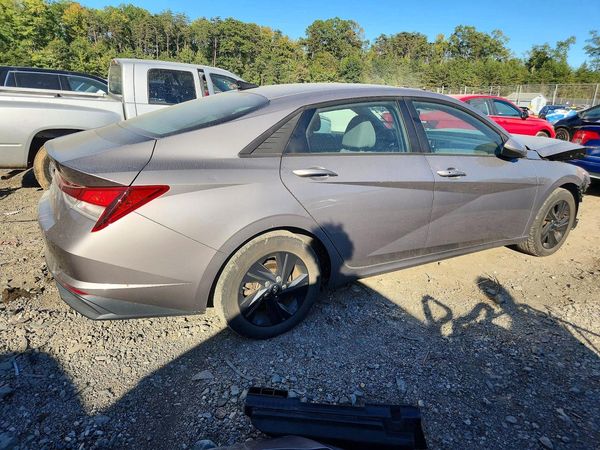 2022 HYUNDAI ELANTRA SEL w/ Convenience Pkg — PSRA