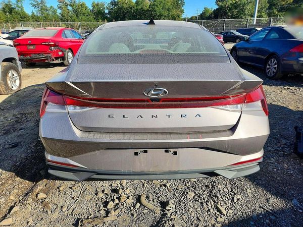 2022 HYUNDAI ELANTRA SEL w/ Convenience Pkg — DIRR