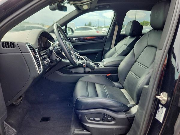 2023 PORSCHE CAYENNE — DENT